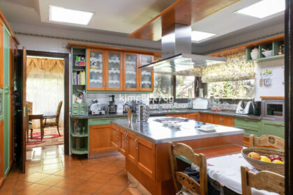 7273c0f51e534cf647dc171f0bf2422c - 15