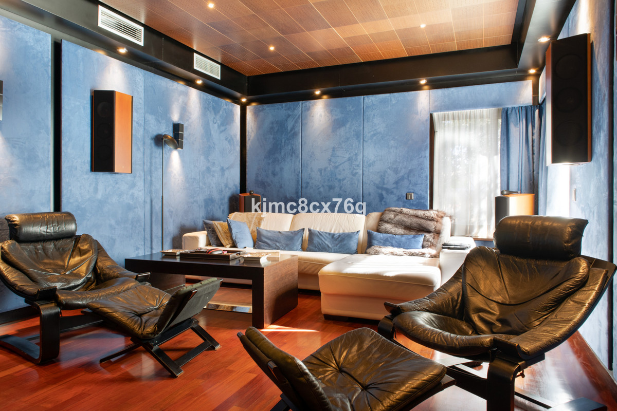 7273c0f51e534cf647dc171f0bf2422c - 19