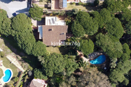 7273c0f51e534cf647dc171f0bf2422c - 2