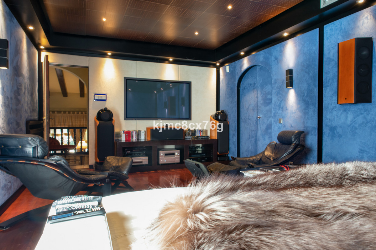 7273c0f51e534cf647dc171f0bf2422c - 20