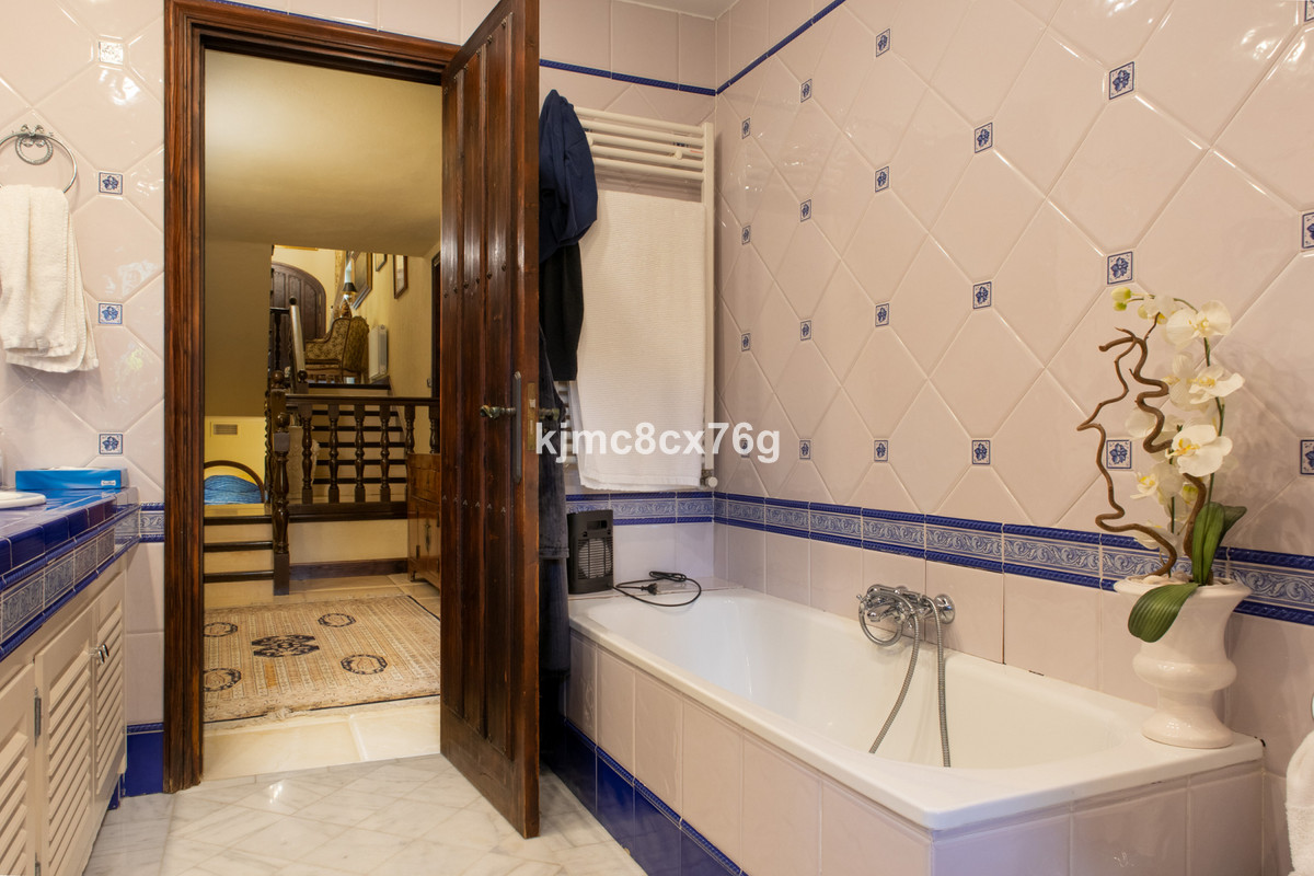 7273c0f51e534cf647dc171f0bf2422c - 22