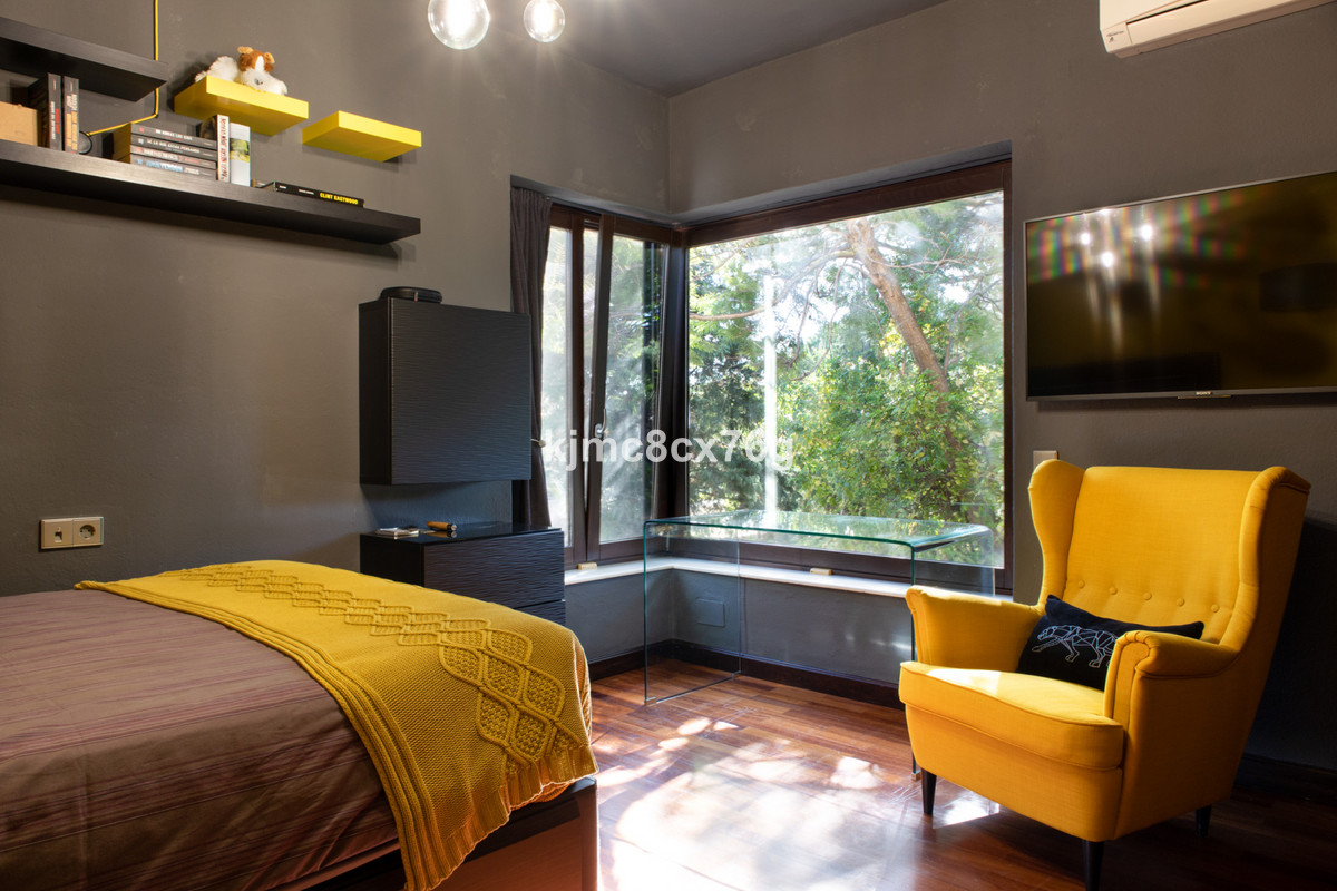 7273c0f51e534cf647dc171f0bf2422c - 25