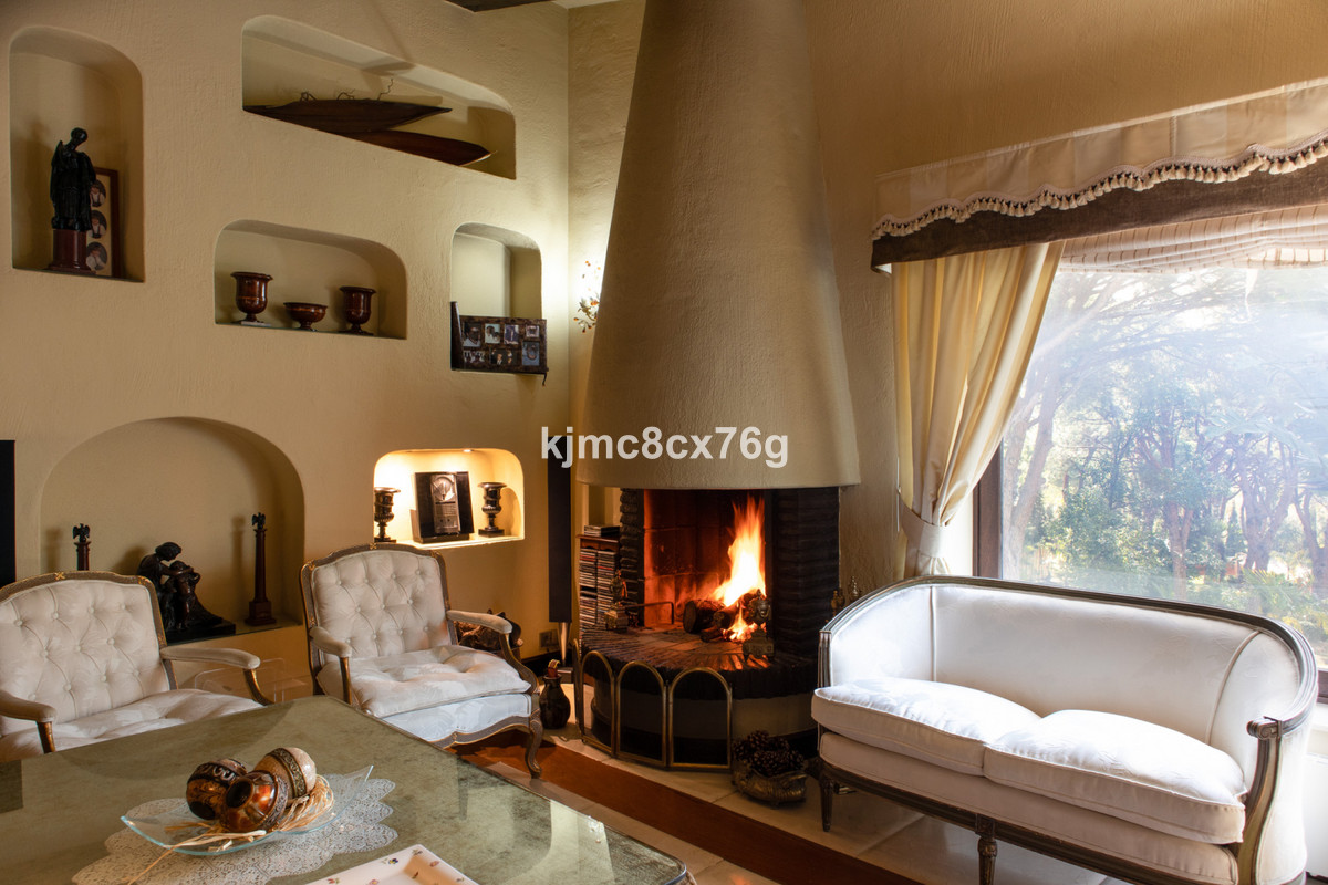 7273c0f51e534cf647dc171f0bf2422c - 28