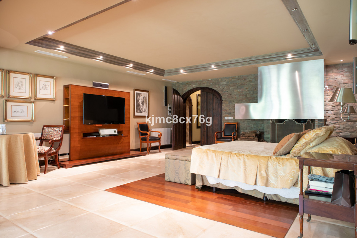 7273c0f51e534cf647dc171f0bf2422c - 31