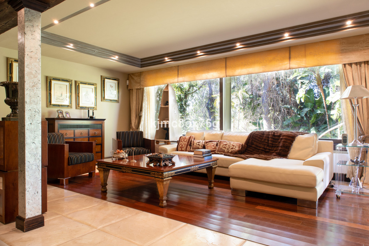 7273c0f51e534cf647dc171f0bf2422c - 33