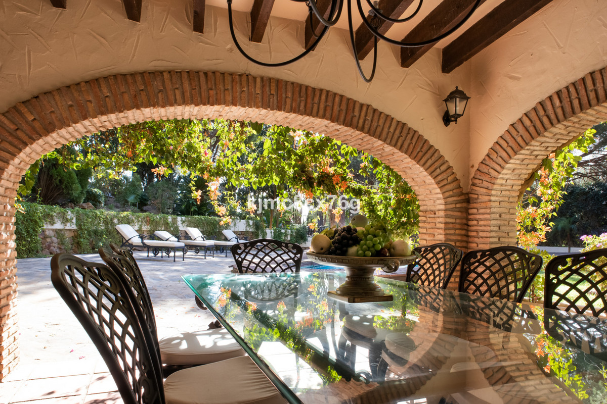 7273c0f51e534cf647dc171f0bf2422c - 52