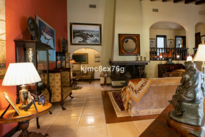 7273c0f51e534cf647dc171f0bf2422c - 9