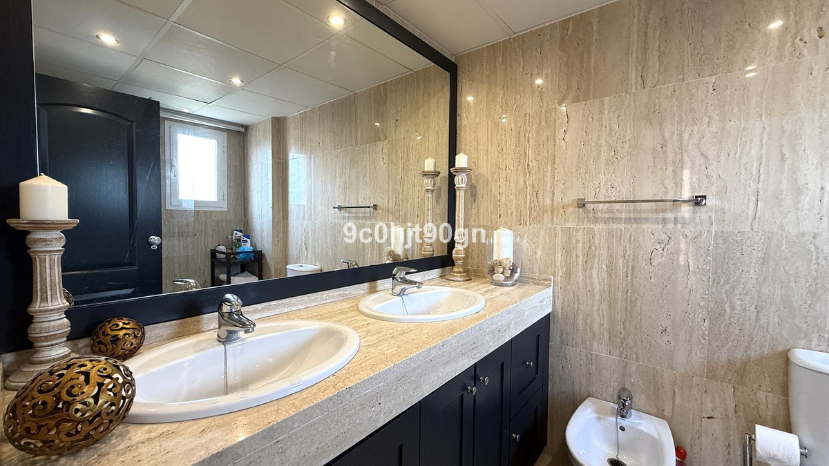 73fac7e615f892c1804052e7e79523df - 24