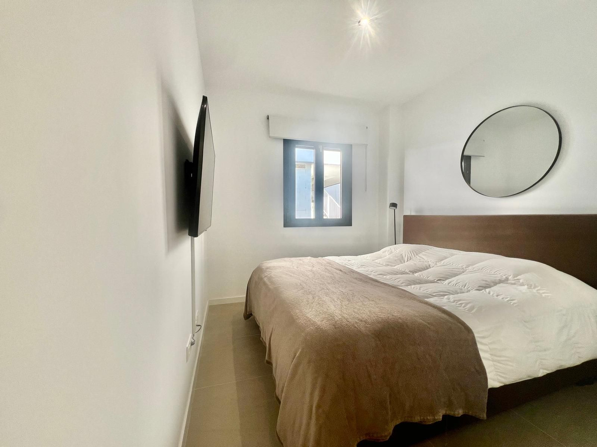 757bd4fa51bcfc0eda04ce56021bc1b7 - 24