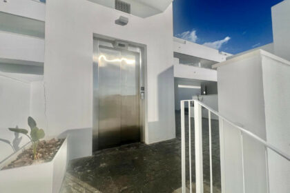 757bd4fa51bcfc0eda04ce56021bc1b7 - 32