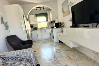 76b6897b422ae8e31f55c658d43a6461 - 12