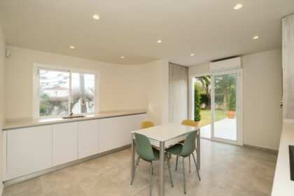 779a41d7fe68c8cf0de5407c5ce791e3 - 23