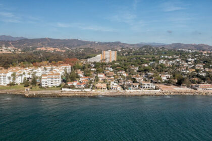 779a41d7fe68c8cf0de5407c5ce791e3 - 30