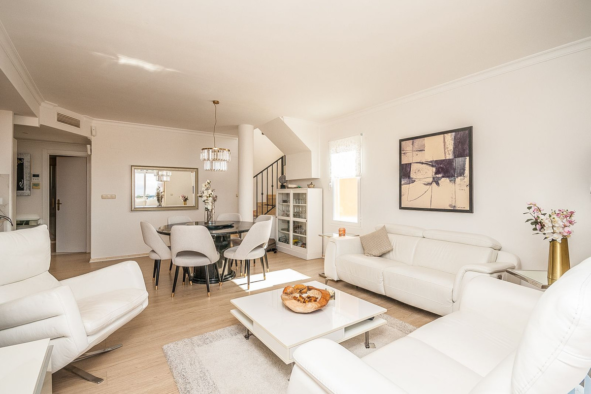 79583de5a2c1405c35809c070dc40c14 - 15