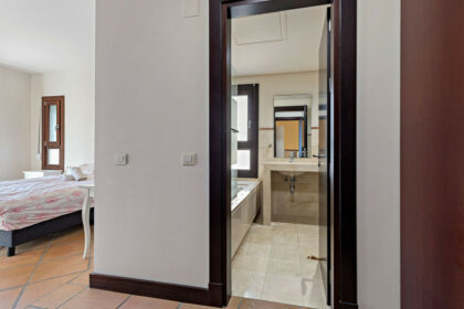 7a4af4d0c5904f2ad813217683c5e541 - 2