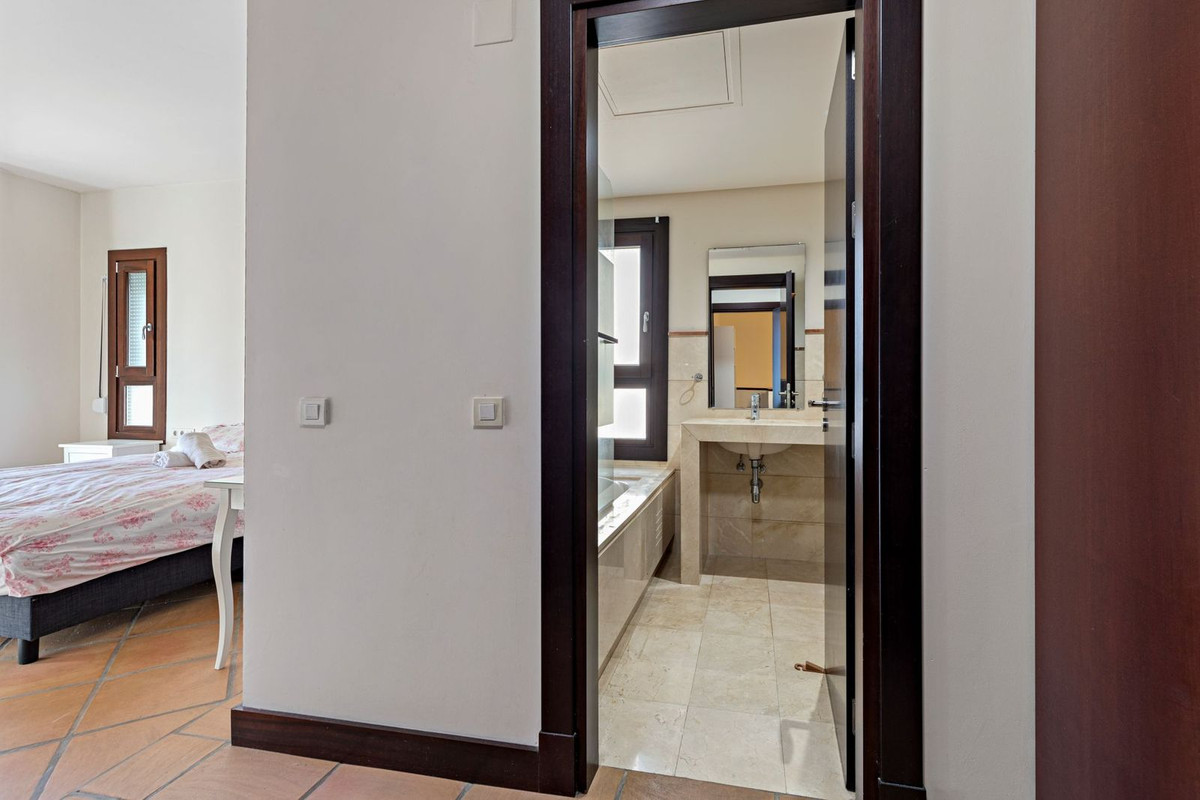 7a4af4d0c5904f2ad813217683c5e541 - 2