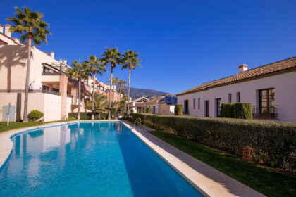 7a4af4d0c5904f2ad813217683c5e541 - 25