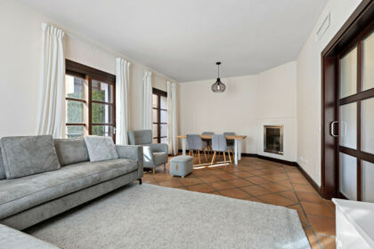 7a4af4d0c5904f2ad813217683c5e541 - 28