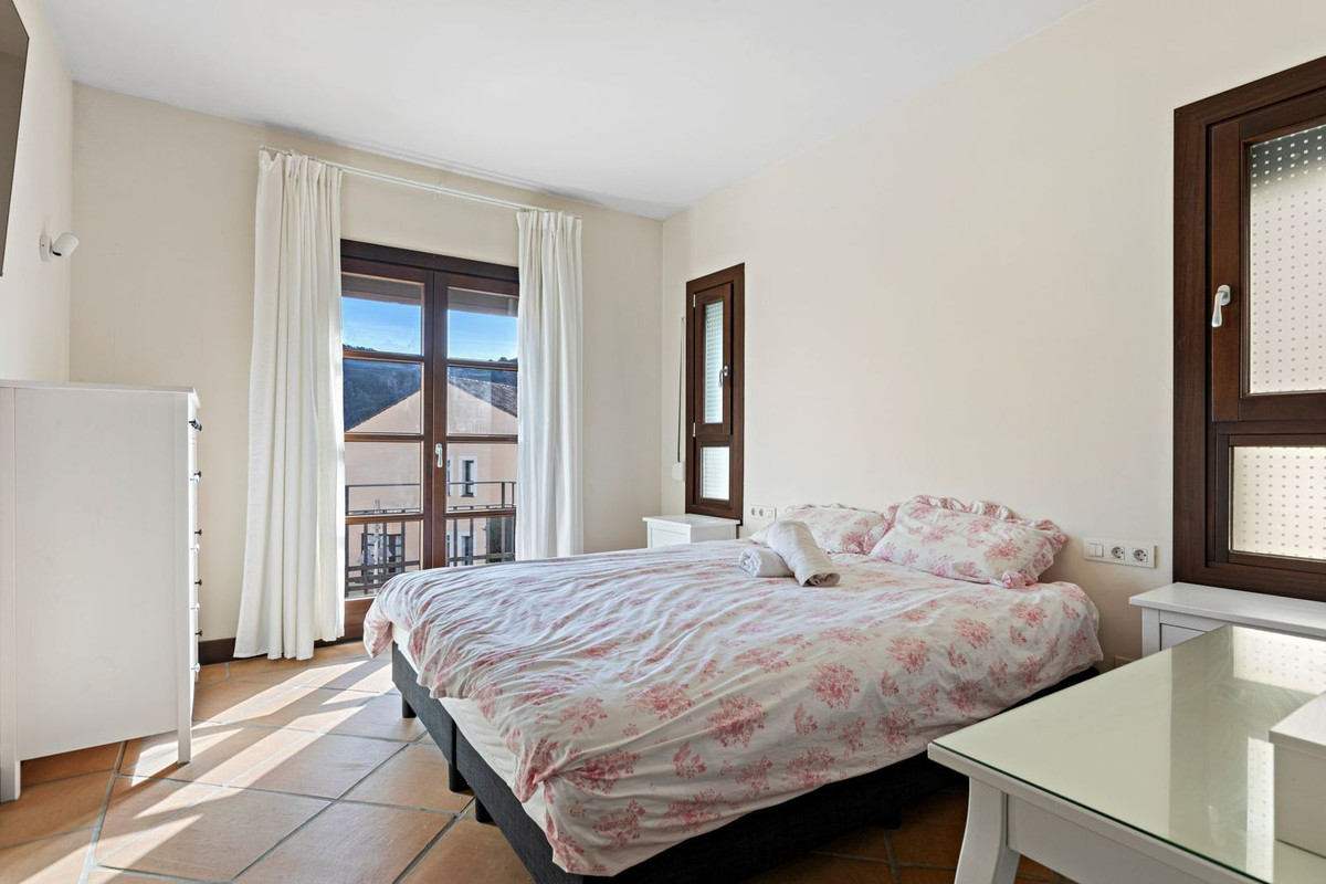 7a4af4d0c5904f2ad813217683c5e541 - 3