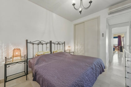 7ab42b677fb209a221ac1967a508a9ca - 18