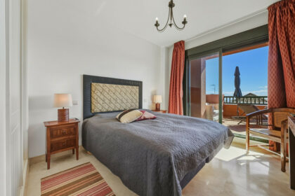 7ab42b677fb209a221ac1967a508a9ca - 24