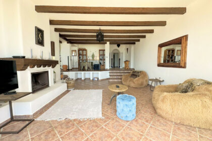 7b63e167c35244a343d64e59df17dfd8 - 12