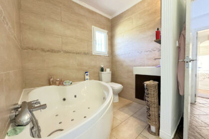 7b63e167c35244a343d64e59df17dfd8 - 22