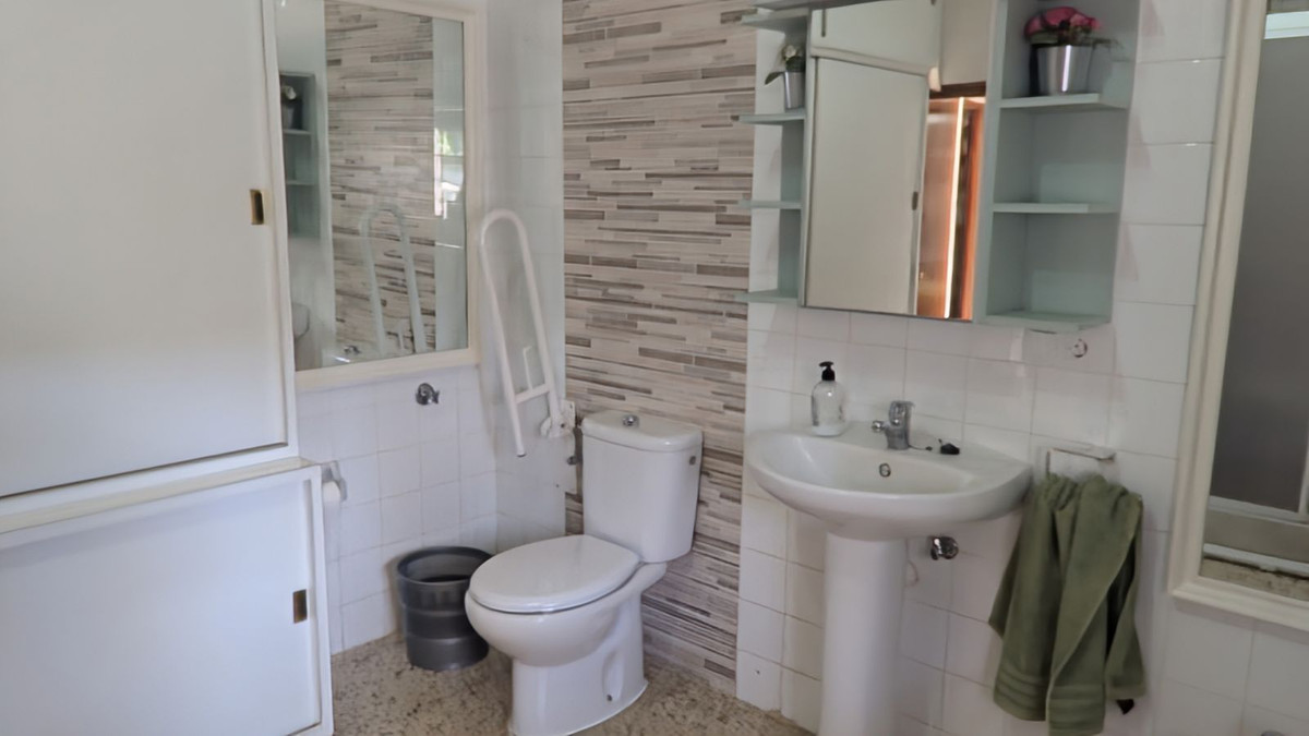 7bdcbdd0e56968bb8af1811934dc49dd - 23