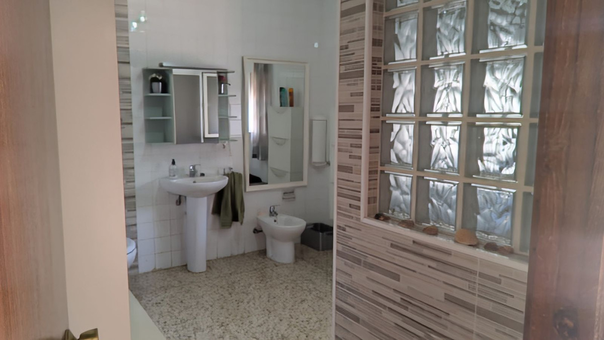 7bdcbdd0e56968bb8af1811934dc49dd - 24