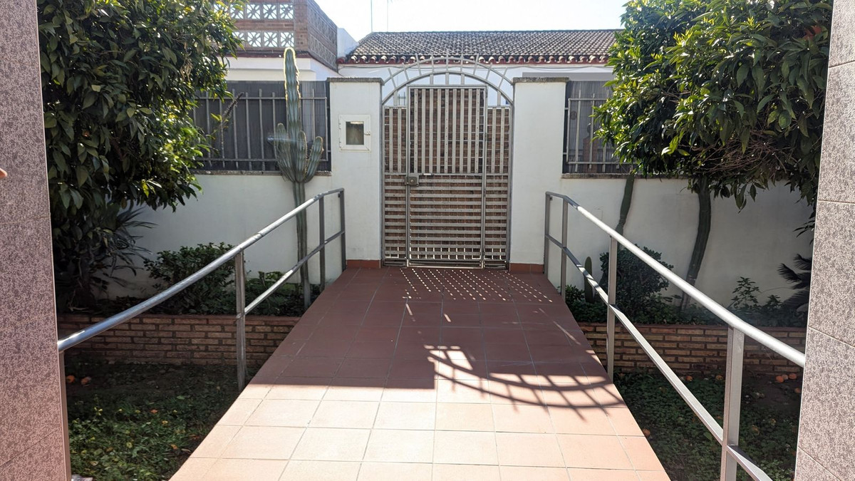 7bdcbdd0e56968bb8af1811934dc49dd - 79