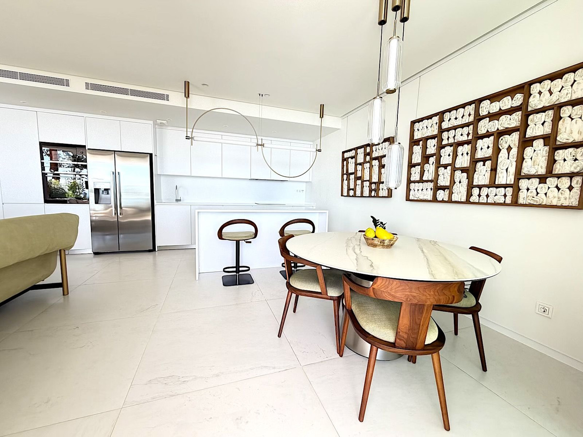 7c8483f68542474df11f01b458c7b256 - 12