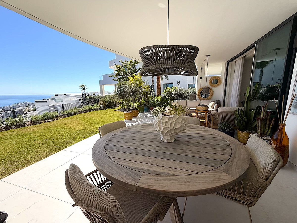 7c8483f68542474df11f01b458c7b256 - 23