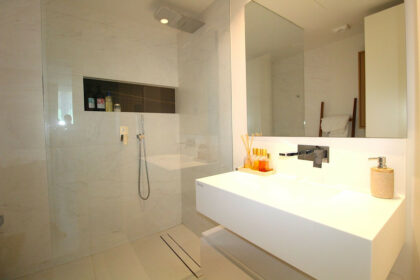 7c8483f68542474df11f01b458c7b256 - 33