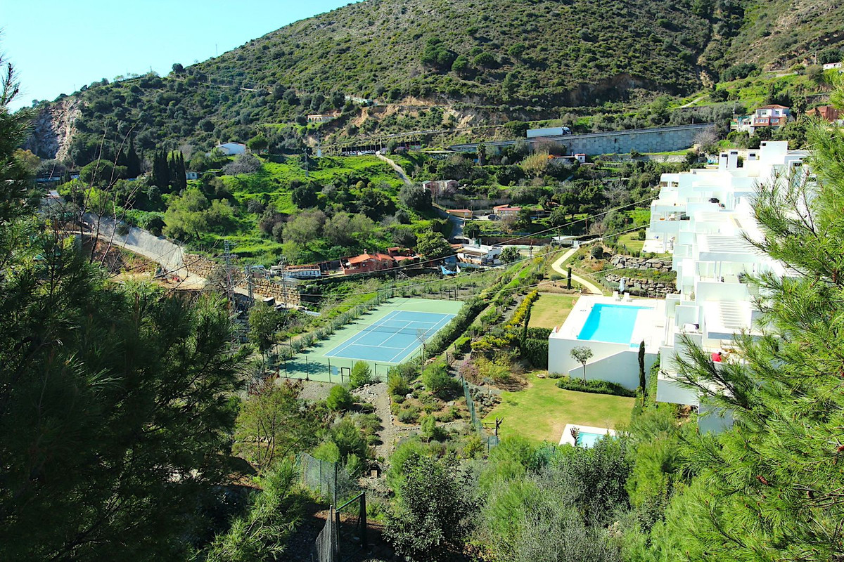 7c8483f68542474df11f01b458c7b256 - 44