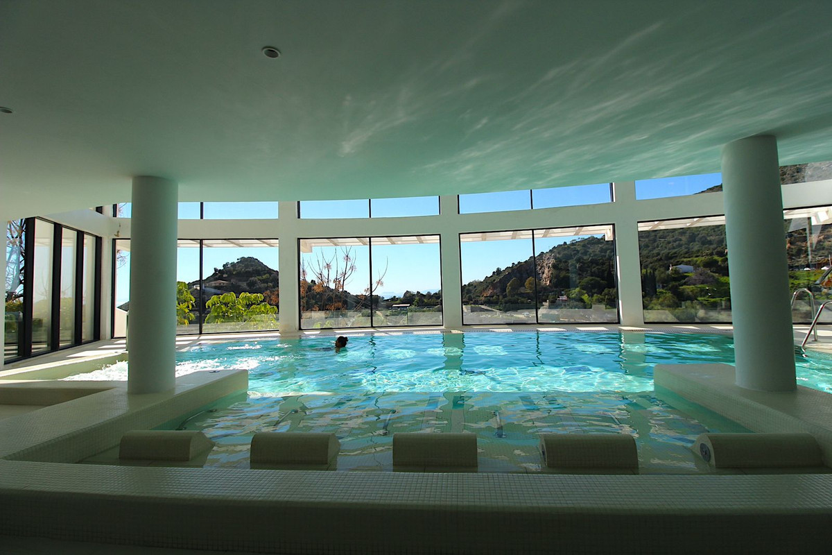 7c8483f68542474df11f01b458c7b256 - 54