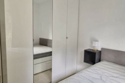 7fa7529a30a2db2b172d2157d06dbc09 - 8