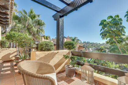 7ff3ede99324baf048a32b1e934a5071 - 13