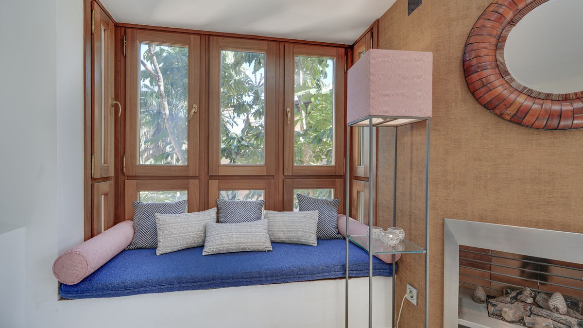 7ff3ede99324baf048a32b1e934a5071 - 14