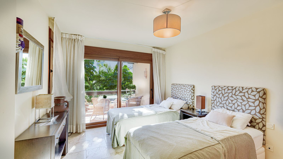 7ff3ede99324baf048a32b1e934a5071 - 16