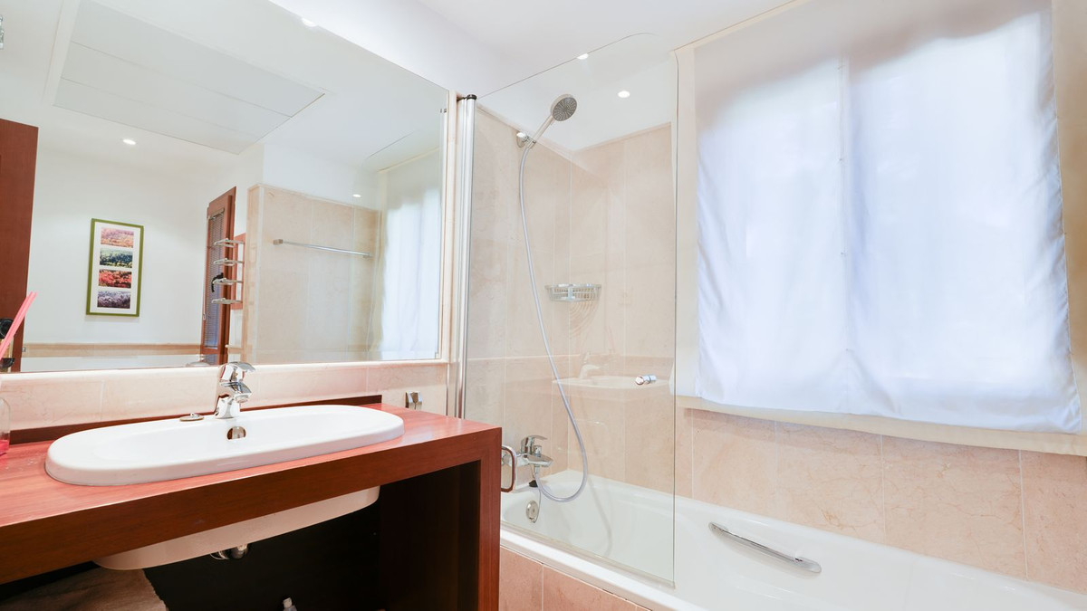 7ff3ede99324baf048a32b1e934a5071 - 18