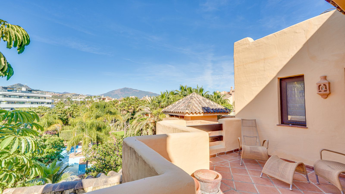 7ff3ede99324baf048a32b1e934a5071 - 19