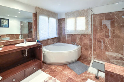 7ff3ede99324baf048a32b1e934a5071 - 23