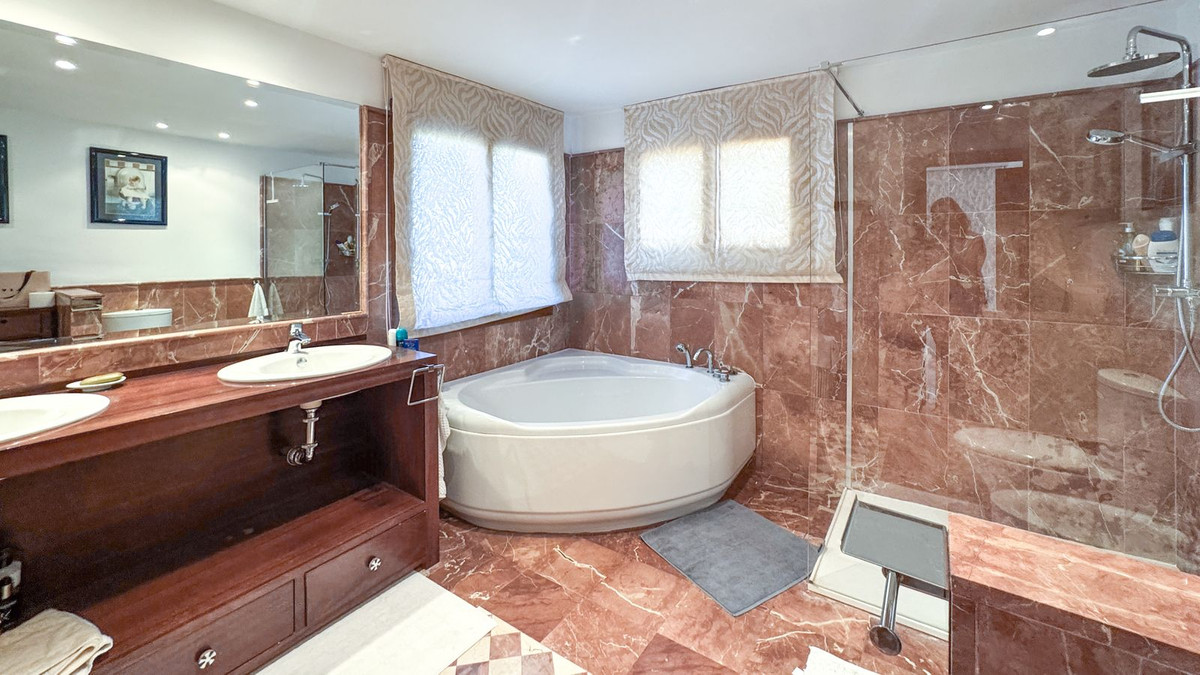 7ff3ede99324baf048a32b1e934a5071 - 23