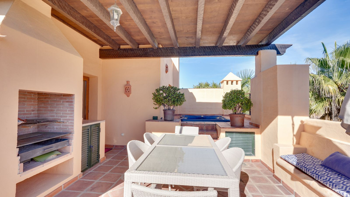 7ff3ede99324baf048a32b1e934a5071 - 24