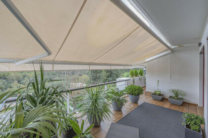 7ff7e90e2fbe47703d292bd692972b04 - 12