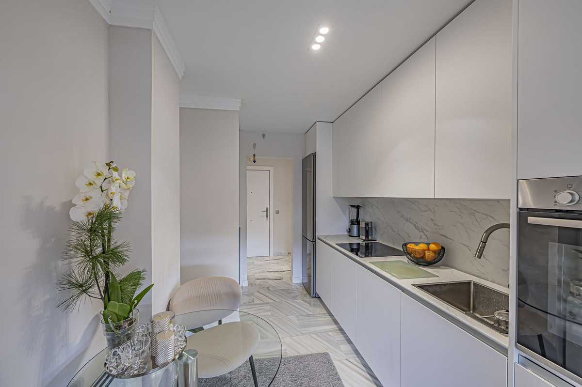 7ff7e90e2fbe47703d292bd692972b04 - 15