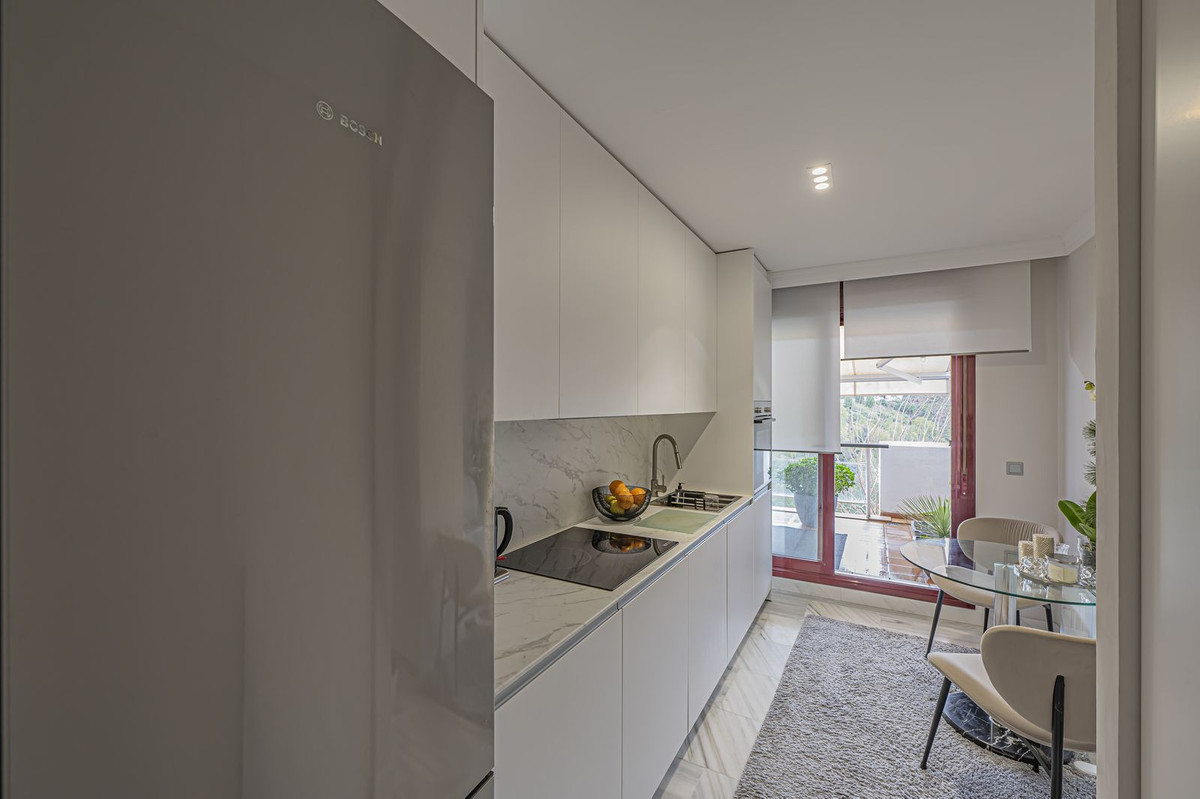 7ff7e90e2fbe47703d292bd692972b04 - 17