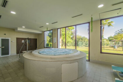 7ff7e90e2fbe47703d292bd692972b04 - 19