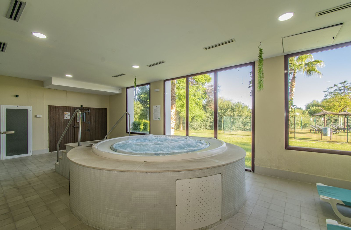 7ff7e90e2fbe47703d292bd692972b04 - 19