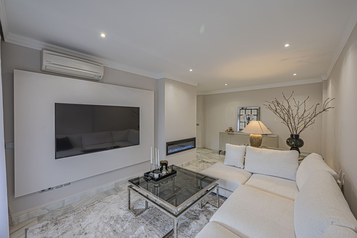 7ff7e90e2fbe47703d292bd692972b04 - 2